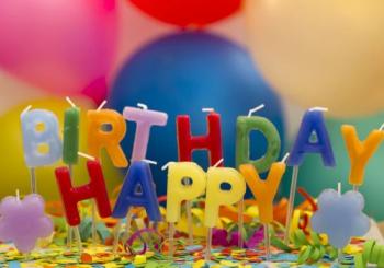 Открытка на английском в день рождения  - Birthday Happy из свечей