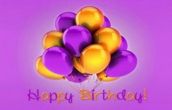 Открытка с оранжево-фиолетовыми шариками в день рождения