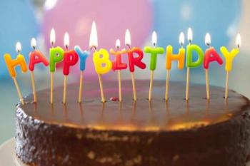 Открытка с шоколадным тортом Happy Birthday на день рождения